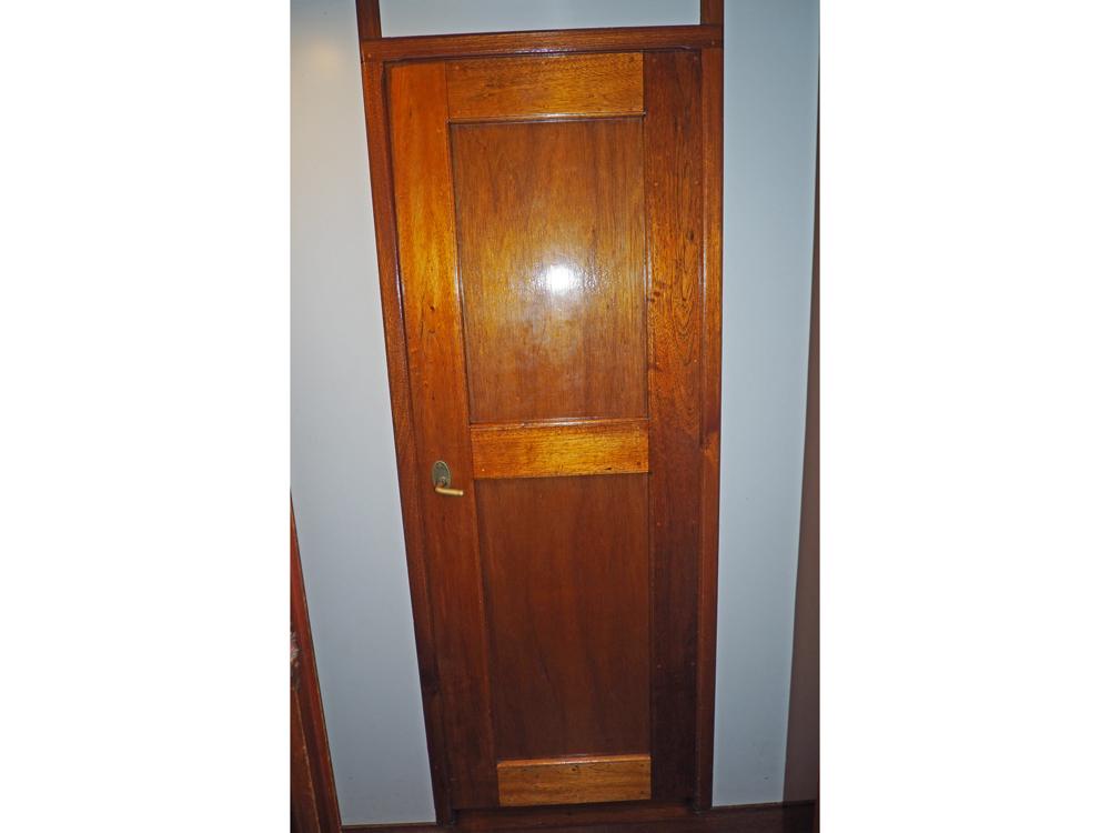 Cabin en avant, H&eacute;bergements